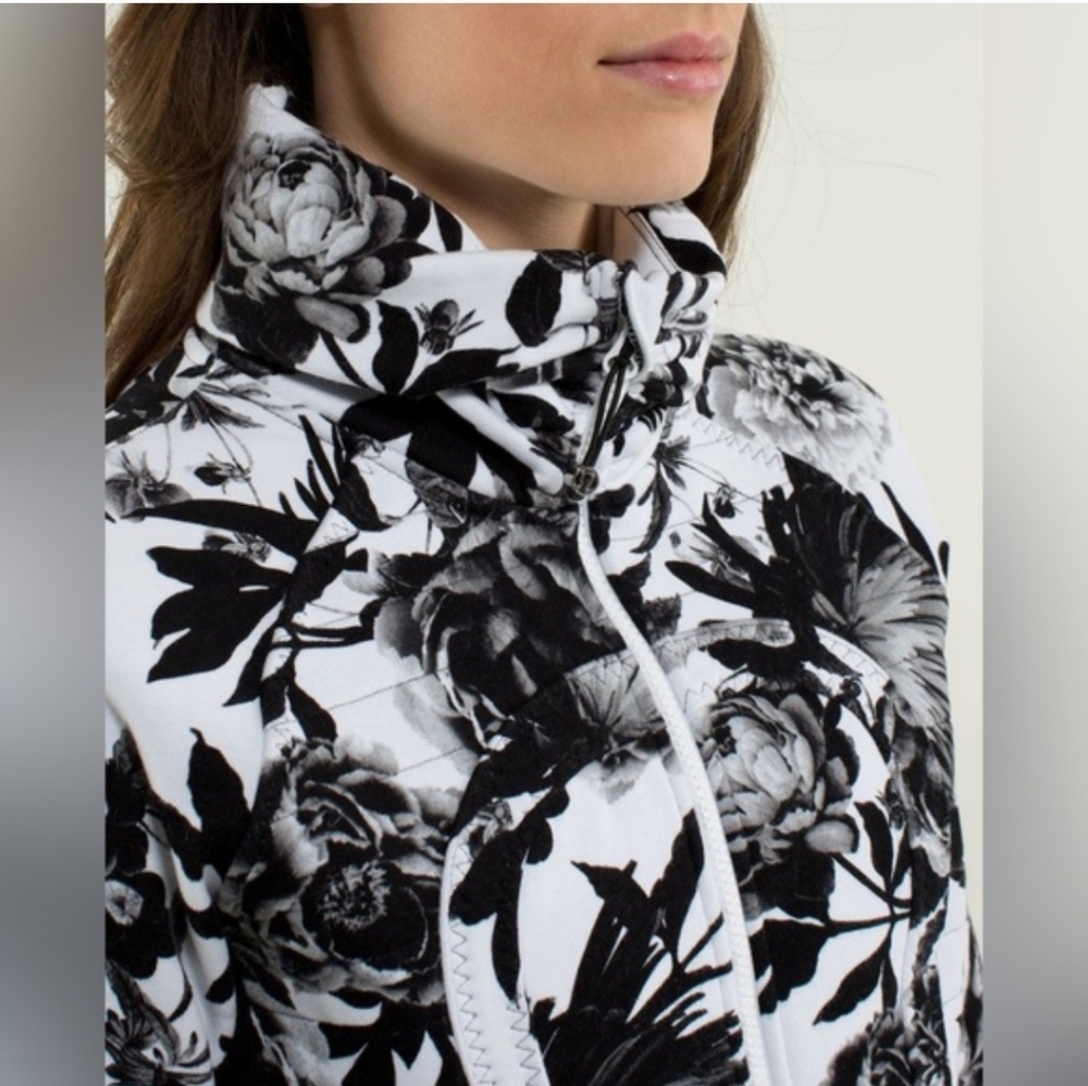 Like NEW - Lululemon Floral Black and White Women's Jacket, Sz. 4 - Picture 2 of 4